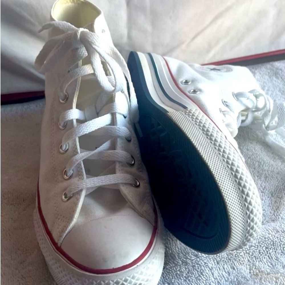 Women, size 5 Converse high tops